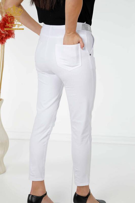 Pantaloni de blugi de damă cu ridicata cu buzunar pentru curea albi - 3498 | KAZEE