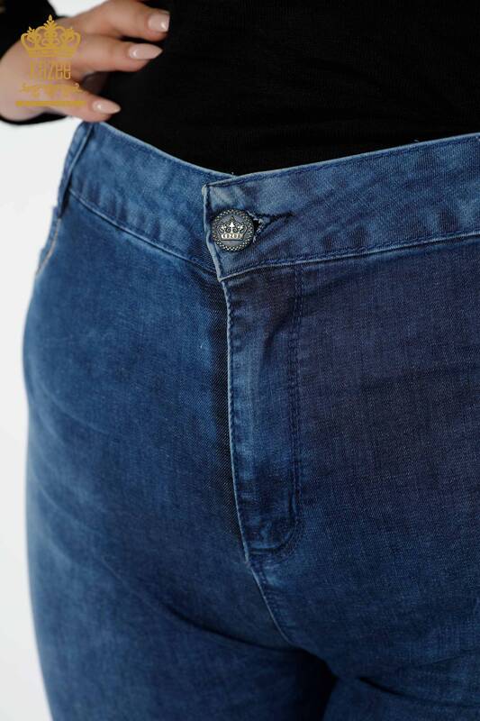 Pantaloni de blugi de damă cu ridicata albastru cu broderie de piatră cu dungi - 3566 | KAZEE