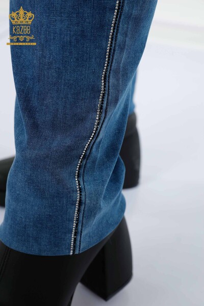 Pantaloni de blugi de damă cu ridicata albastru cu broderie de piatră cu dungi - 3566 | KAZEE - Thumbnail