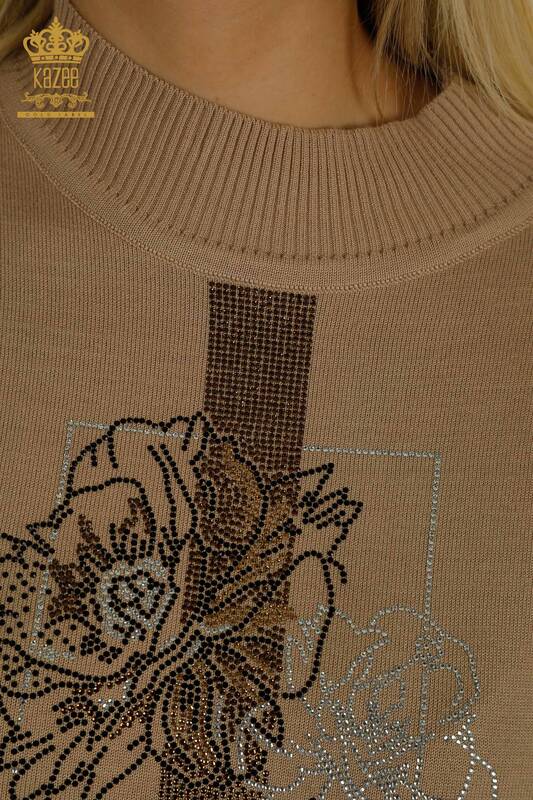 Pulover de tricotaje pentru femei cu ridicata - cu flori brodate - bej - 30614 | KAZEE