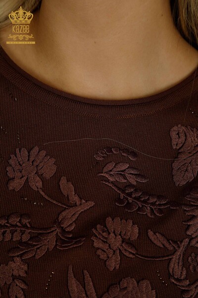 Angro Pulover de tricotaj pentru femei - cu broderie florală - maro - 16849 | KAZEE - Thumbnail