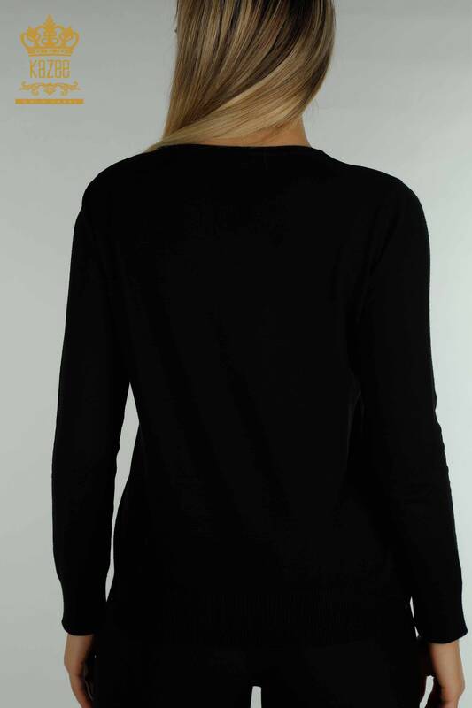 Pulover de tricotaj pentru femei - cu broderie florală - negru - 16849 | KAZEE