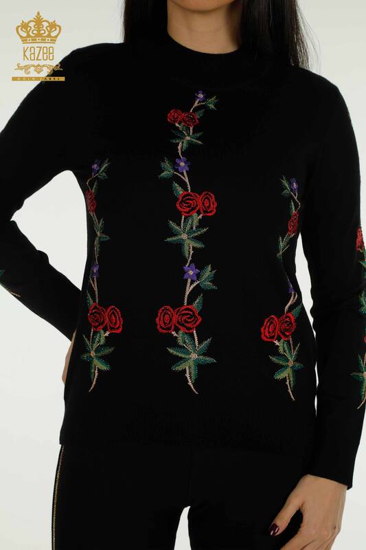 Pulover de tricotaj pentru femei - cu model trandafir - negru - 16285 | KAZEE