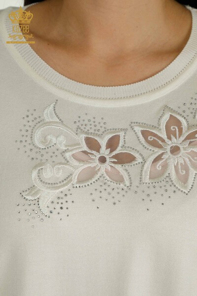 Pulover de tricotaj pentru femei - Cu broderie florală - Ecru - 30527 | KAZEE - Thumbnail