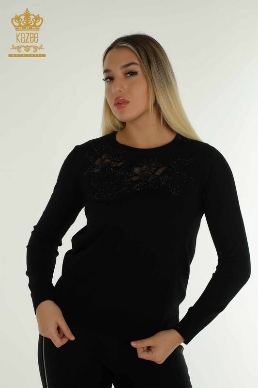 Pulover de tricotaj pentru femei - cu broderie florală - negru - 30126 | KAZEE