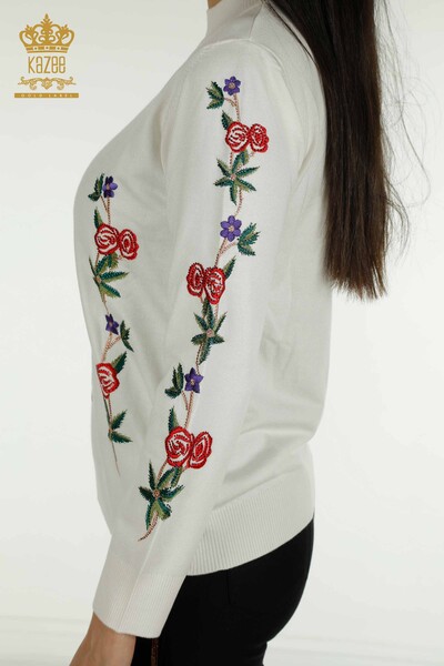 Pulover de tricotaj pentru femei cu ridicata - cu model trandafir - Ecru - 16285 | KAZEE - Thumbnail