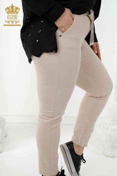 فروش عمده شلوار جین زنانه بژ کمربند - 3468 | KAZEE - Thumbnail