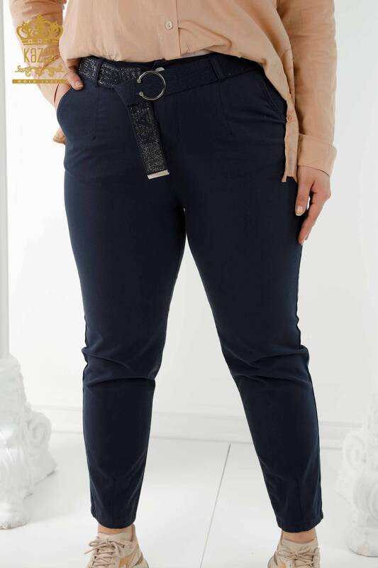 فروش عمده شلوار جین زنانه با کمربند آبی سرمه ای - 3468 | KAZEE