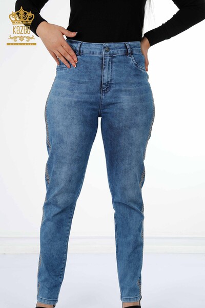 فروش عمده شلوار جین زنانه - جزییات جیبی - راه راه - سنگ دوزی شده کریستال - 3590 | KAZEE - Thumbnail