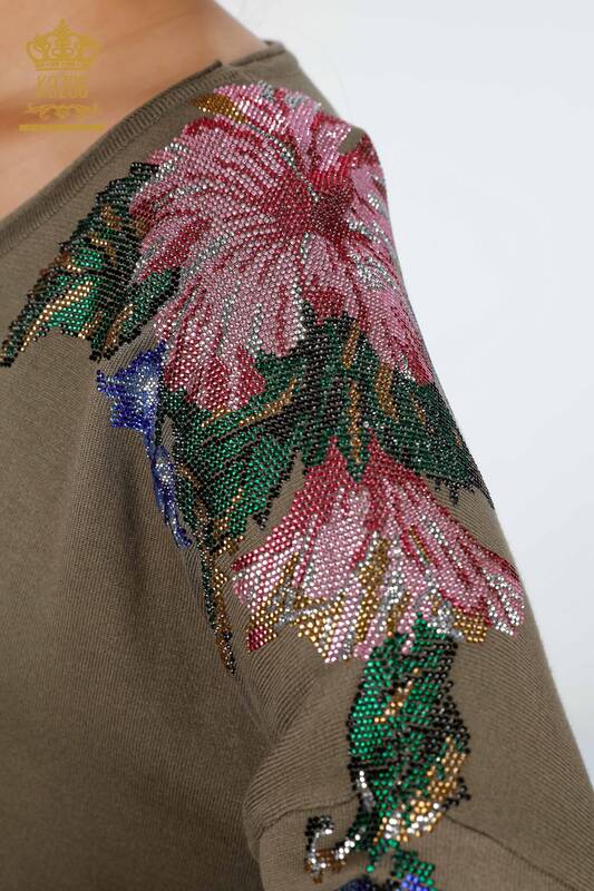فروش عمده لباس بافتنی زنانه - شانه - ریزه کاری گلدار - یقه خدمه - 16572 | KAZEE