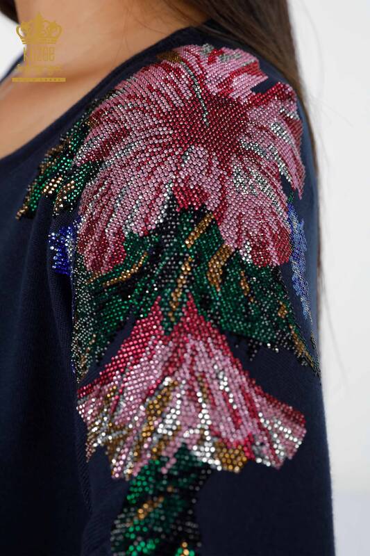 فروش عمده لباس بافتنی زنانه - شانه - ریزه کاری گلدار - یقه خدمه - 16572 | KAZEE