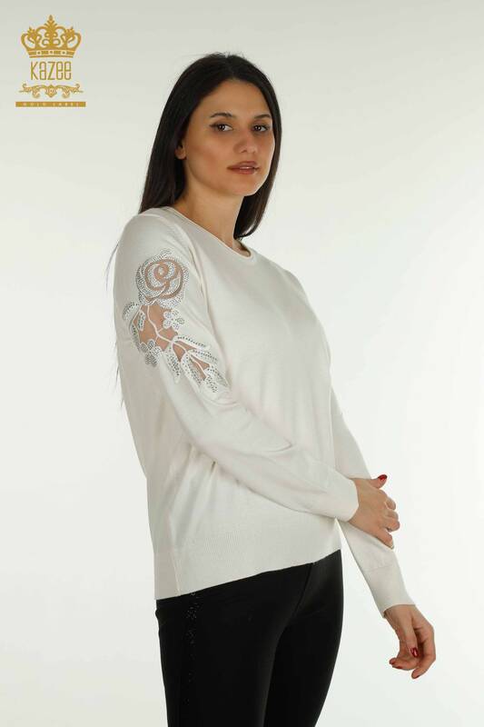 فروش عمده ژاکت بافتنی زنانه - آستین - با جزئیات رز - اکرو - 15374 | KAZEE