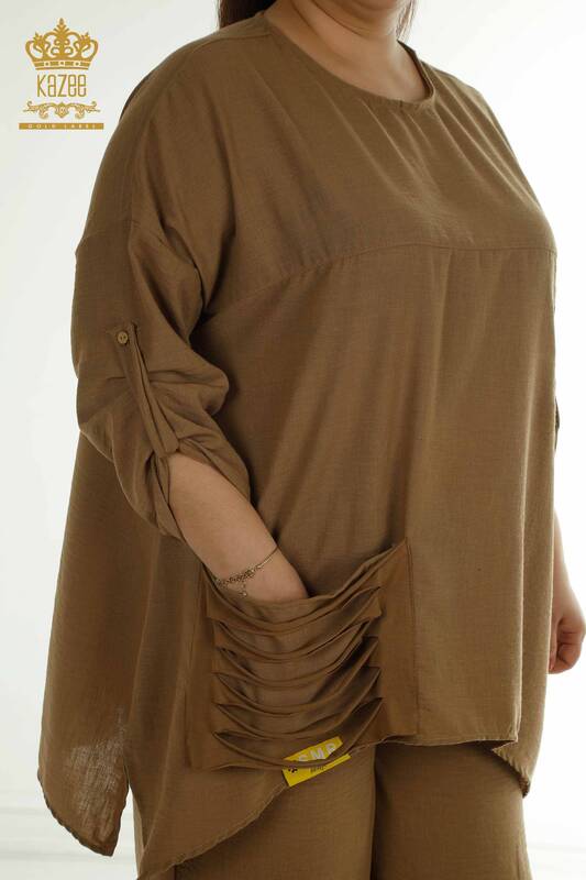 فروش عمده کت و شلوار دو تکه زنانه - جیبی با جزئیات - قهوه ای - 2402-211031 | S&M