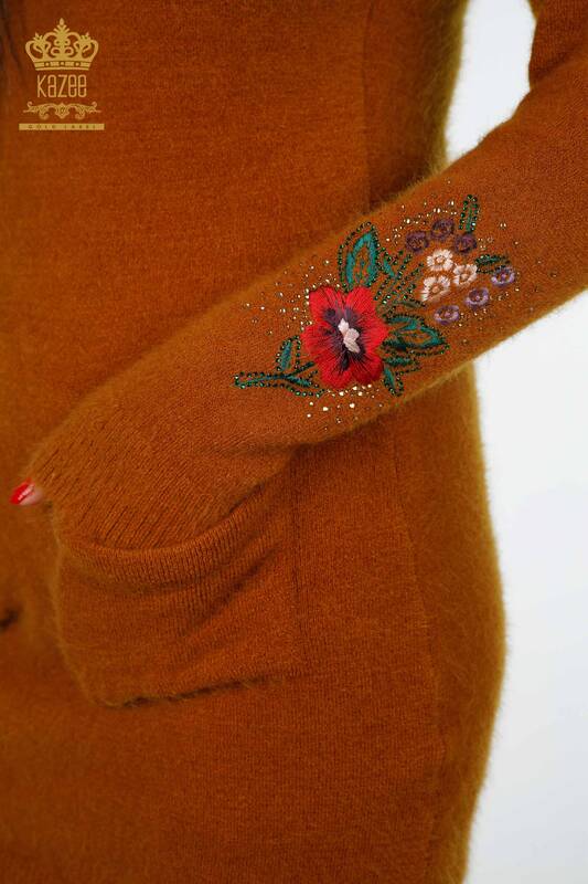 Großhandel Damen Angora-Tunika - mit Taschen - Blumen detail - Ärmel bestickte - 18870 | KAZEE