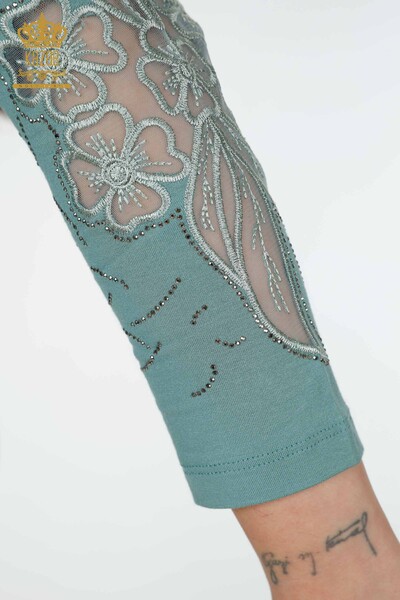 Großhandel Hellblaue Bluse mit Blumendruck für Damen - 77950 | KAZEE - 5