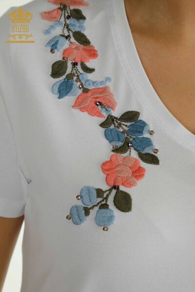 Großhandel Damen Bluse - Bunt Blumen bestickt - Weiß - 79455 | KAZEE - Thumbnail