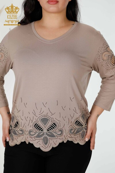 Großhandel Damenbluse - Stein bestickt - V-Ausschnitt - Beige - 77927 | KAZEE - 2