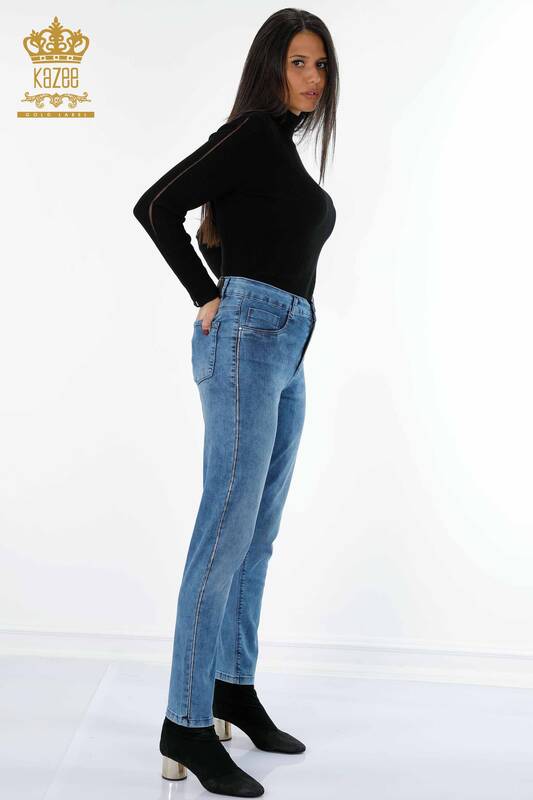 Großhandel Damen jeans im - Gemustert - Detaillierter Text - Steinbestickt - 3553 | KAZEE