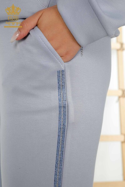 Großhandel Damen-Trainingsanzug-Set - Taschen Stein bestickt - Blau - 17593 | KAZEE - Thumbnail
