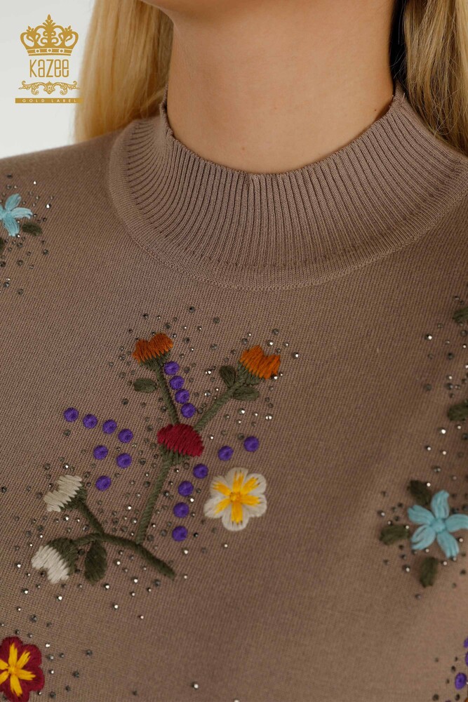 Großhandel Damen-Strickpullover - Bunt Blumen stickerei - Nerz - 16445 | KAZEE - 4