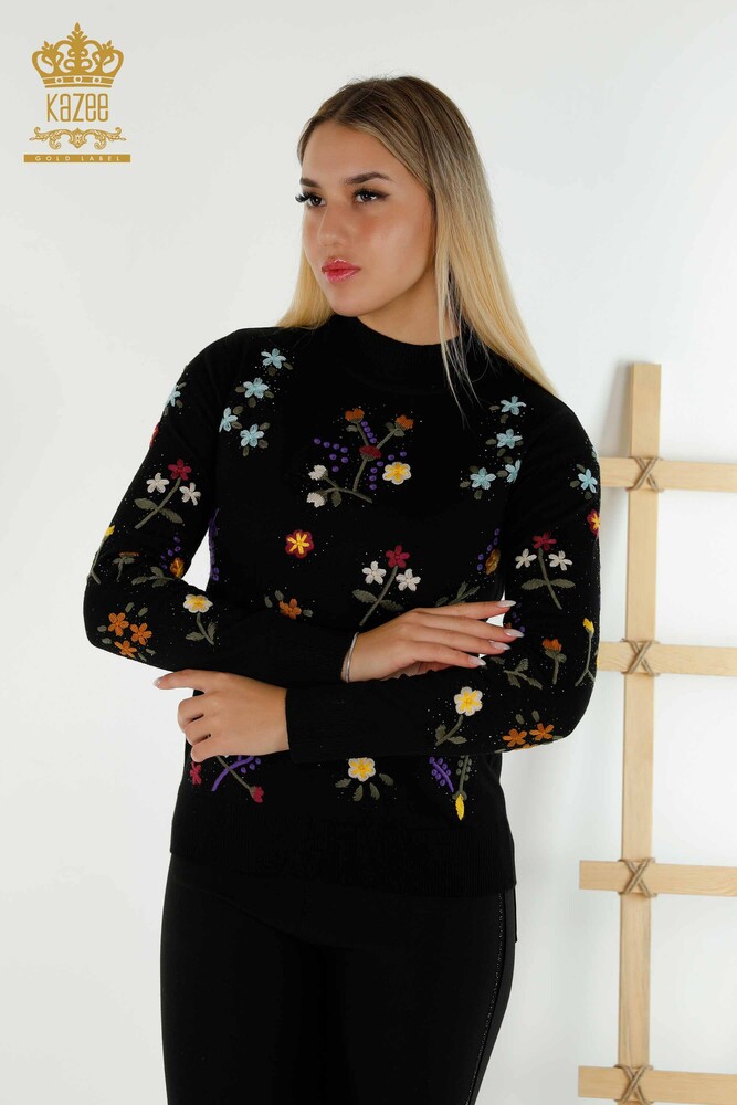 Großhandel Damen-Strickpullover - Bunt Blumen Stickerei - Schwarz - 16445 | KAZEE - 1