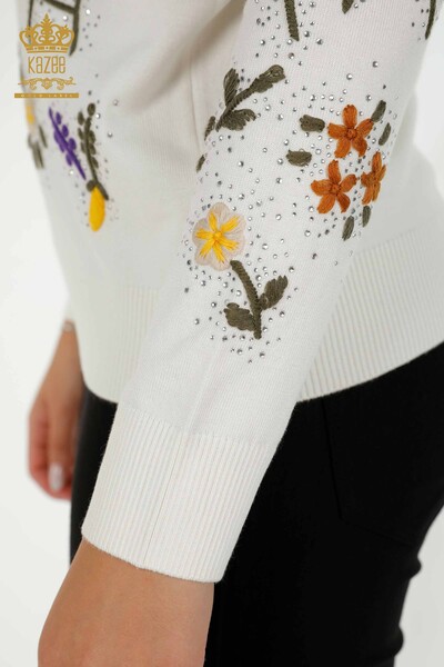 Großhandel Damen-Strickpullover - Bunt Blumen stickerei - Ecru - 16445 | KAZEE - 5