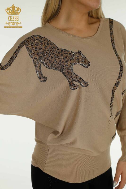 Großhandel Damen-Strickpullover - Leopard Stein bestickt - Beige - 30633 | KAZEE