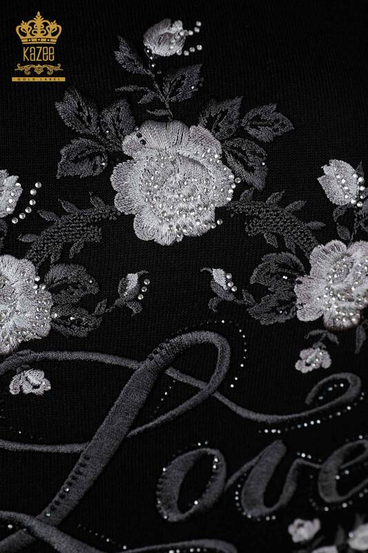 Großhandel Damen Strickwaren Bunte Blumen und Schriftzug Detail Stickerei mit Steinen - 16863 | KAZEE