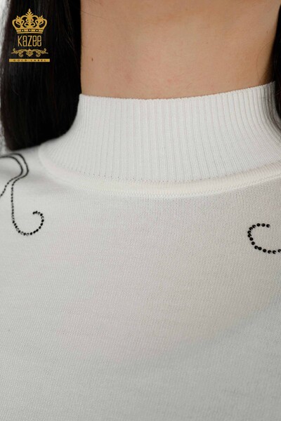 Großhandels-Strickwaren-Pullover-Schulter der Frauen Blumen-detailliertes Ecru - 30007 | KAZEE - Thumbnail
