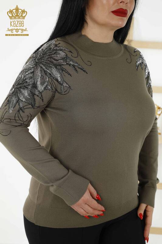 Großhandel Damen Pullover - Schulter Blumendetail - Khaki - 16597 | KAZEE