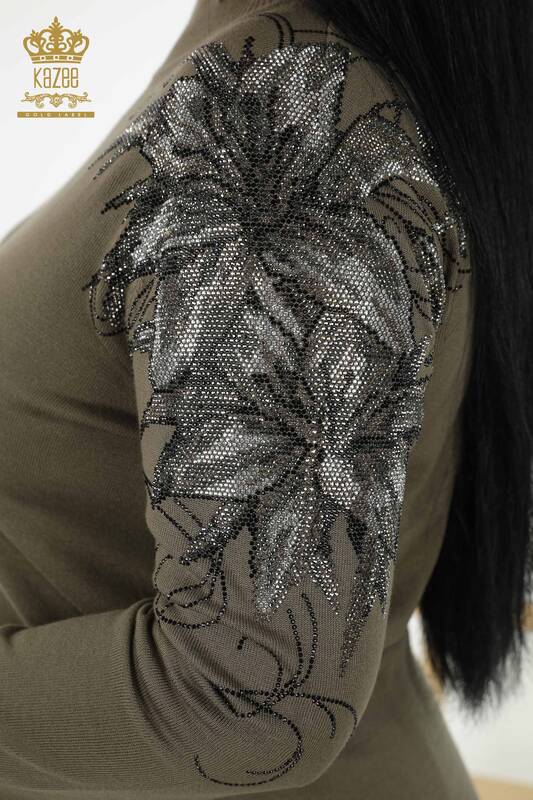 Großhandel Damen Pullover - Schulter Blumendetail - Khaki - 16597 | KAZEE