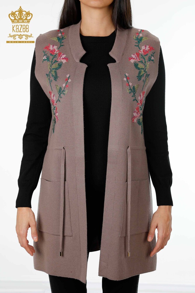 Großhandel Damen Strickweste - Bunte Blume bestickt Tasche - Lang - 16844 | KAZEE - 17