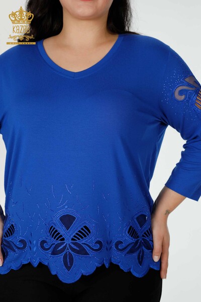 Großhandel Damenbluse Stone Gestickter V-Ausschnitt Saks - 77927 | KAZEE - 2