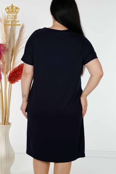 Großhandel Damenkleid Farbiger Stein bestickt Marineblau - 7740 | KAZEE - Thumbnail