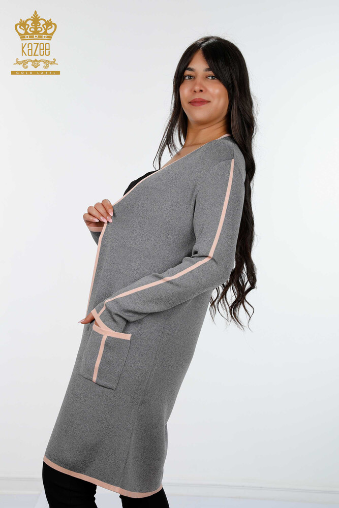 Großhandel Damen-Strickjacke– Ärmel seitlich gestreift – Tasche – 14269 | KAZEE - 3