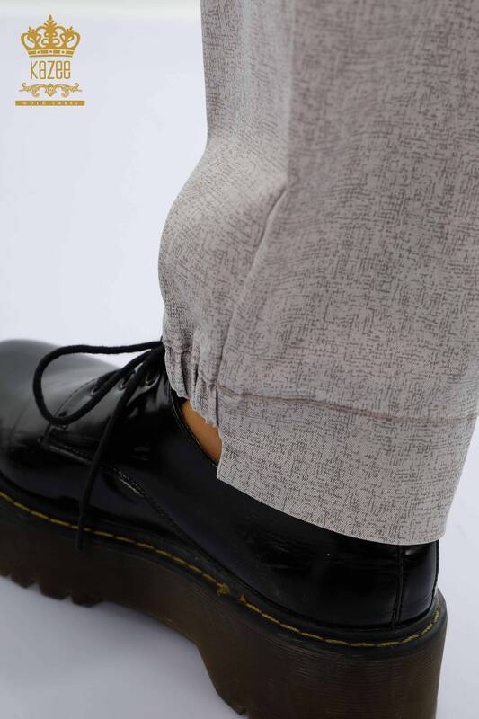 Großhandel Damenhose mit elastischem Bund - Taschen - Beige - 3501 | KAZEE