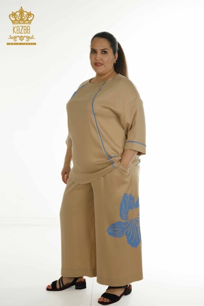 Großhandel Zweiteiliger Damen Anzug im - Blumenmuster - Beige - 2403-7029 | M&T - Thumbnail