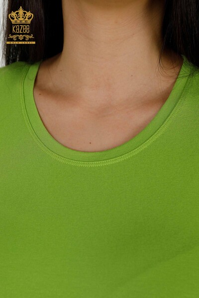 Hurtownia bluzek damskich z krótkim rękawem Basic w kolorze pistacjowym - 79287 | KAZEE - Thumbnail