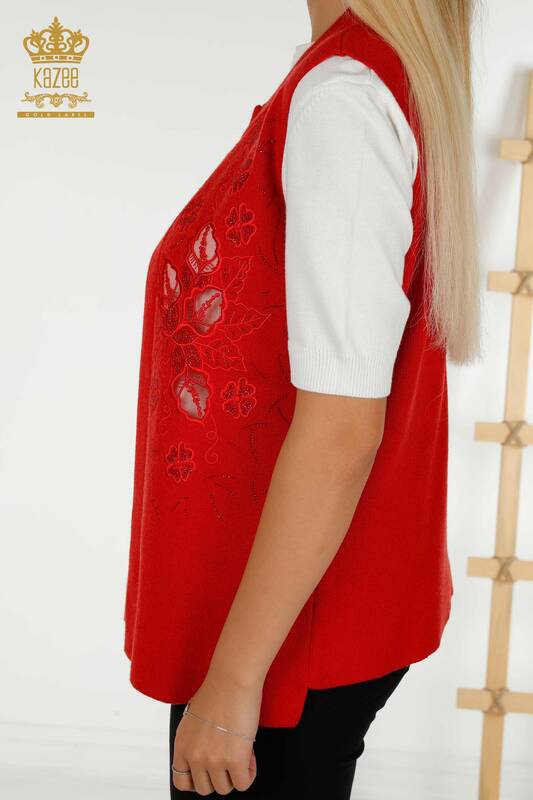 Hurtownia kamizelki damskiej w kwiatowe hafty w kolorze czerwonym - 30628 | KAZEE