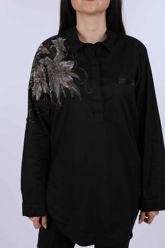 Hurtownia koszul damskich z kieszeniami z kwiatowym detalem na ramieniu - 20009 | kazee