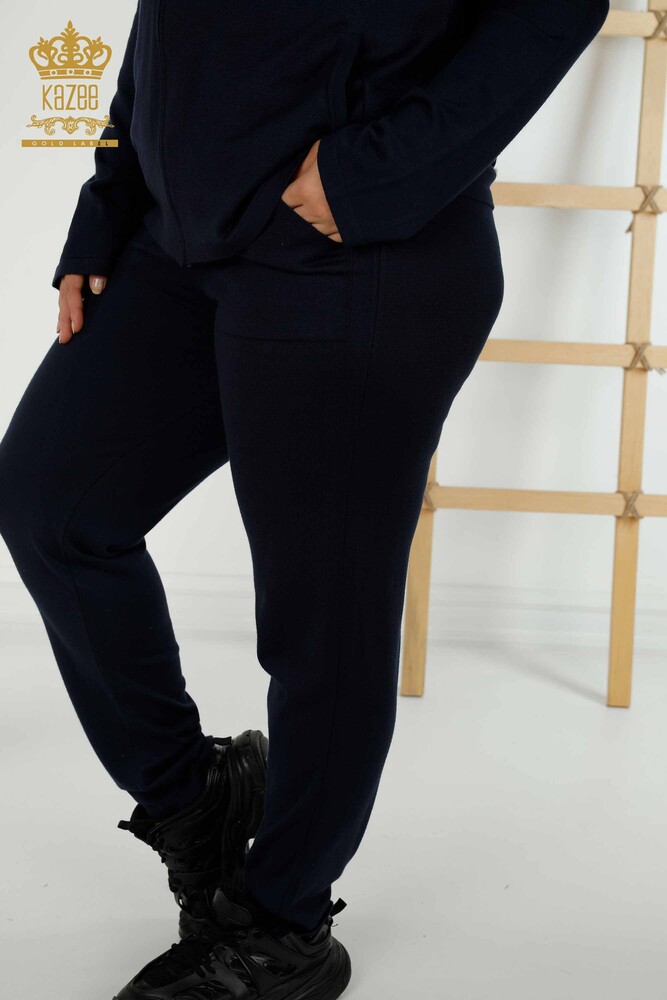 Hurtowy komplet damski dresowy, kwiatowy wzór, granatowy - 16661 | KAZEE - 8