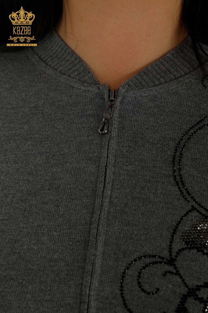 Hurtownia kompletu dresów damskich w kwiatowe wzory, szara - 16661 | KAZEE - 5