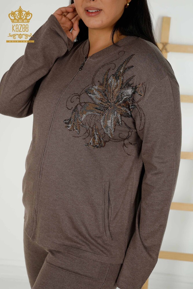 Hurtownia dresów damskich w kwiatowe wzorzyste norek - 16661 | KAZEE - 2