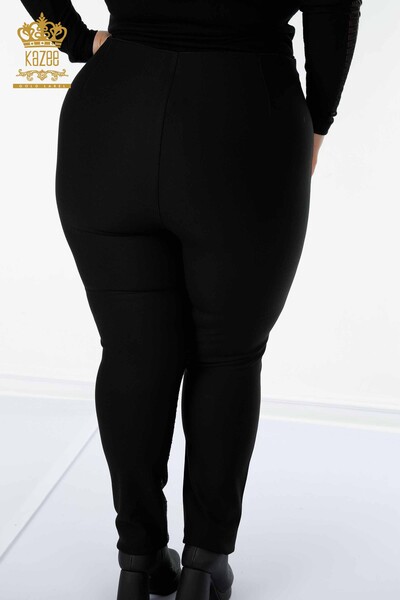 Hurtownia spodni damskich legginsów czarnych z haftem z kryształowymi kamieniami - 3573 | KAZEE - Thumbnail