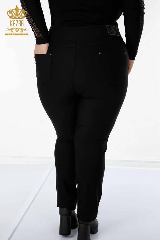 Hurtownia spodni damskich legginsów czarnych z haftem z kryształowymi kamieniami - 3602 | KAZEE