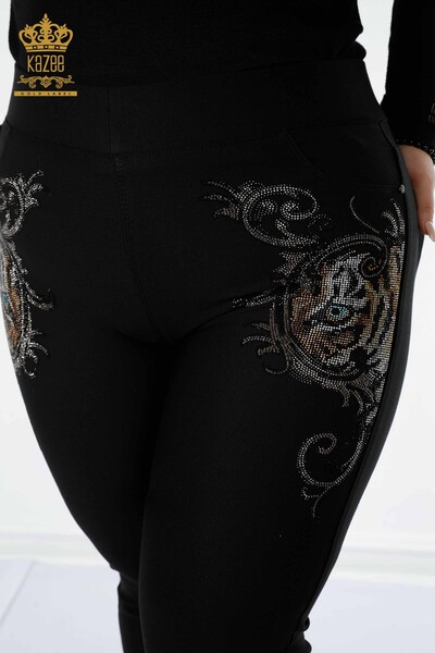 Hurtownia spodni damskich legginsów czarnych z haftem z kryształowymi kamieniami - 3647 | KAZEE - Thumbnail