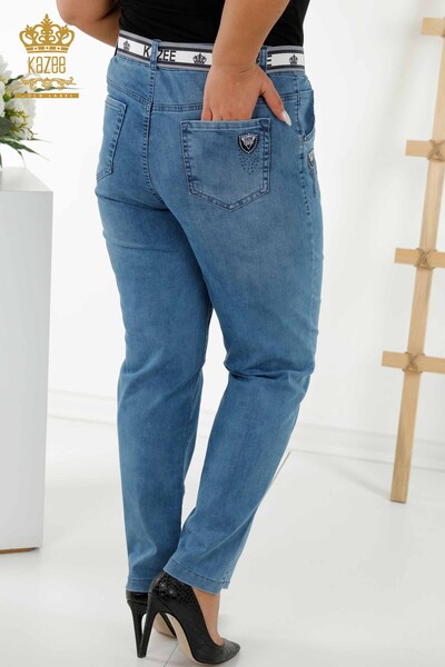 Hurtownia spodni jeansowych damskich niebieska z haftem w kamienie - 3690 | KAZEE - Thumbnail