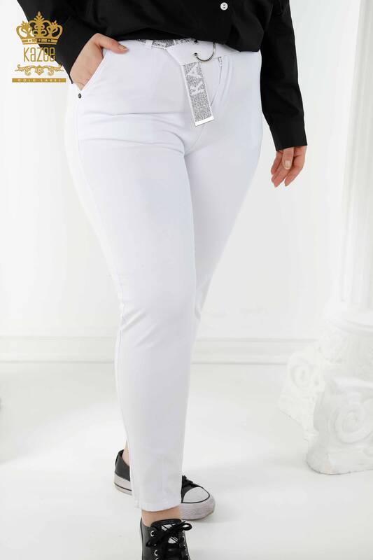 Hurtownia spodni jeansowych damskich białych z paskiem - 3468 | KAZEE