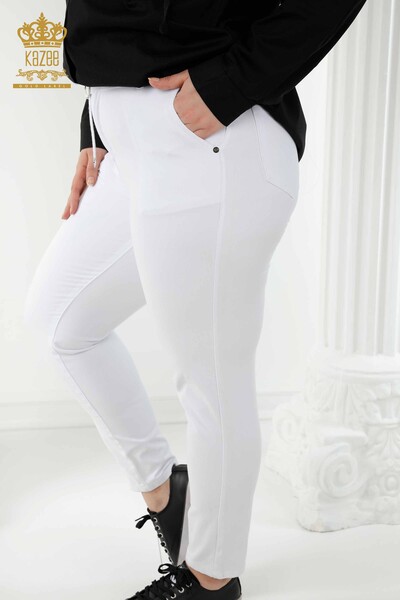 Hurtownia spodni jeansowych damskich białych z paskiem - 3468 | KAZEE - Thumbnail