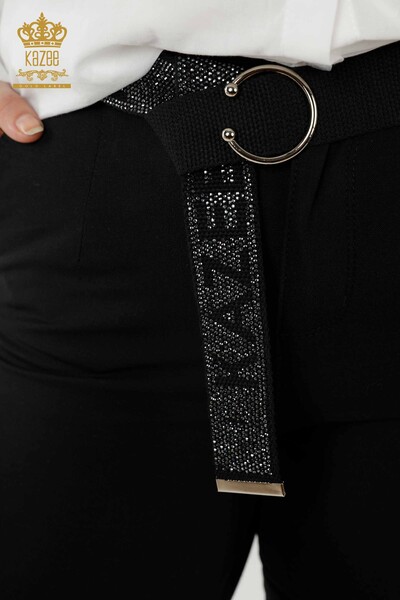 Hurtownia jeansów damskich czarnych z paskiem - 3468 | KAZEE - 4